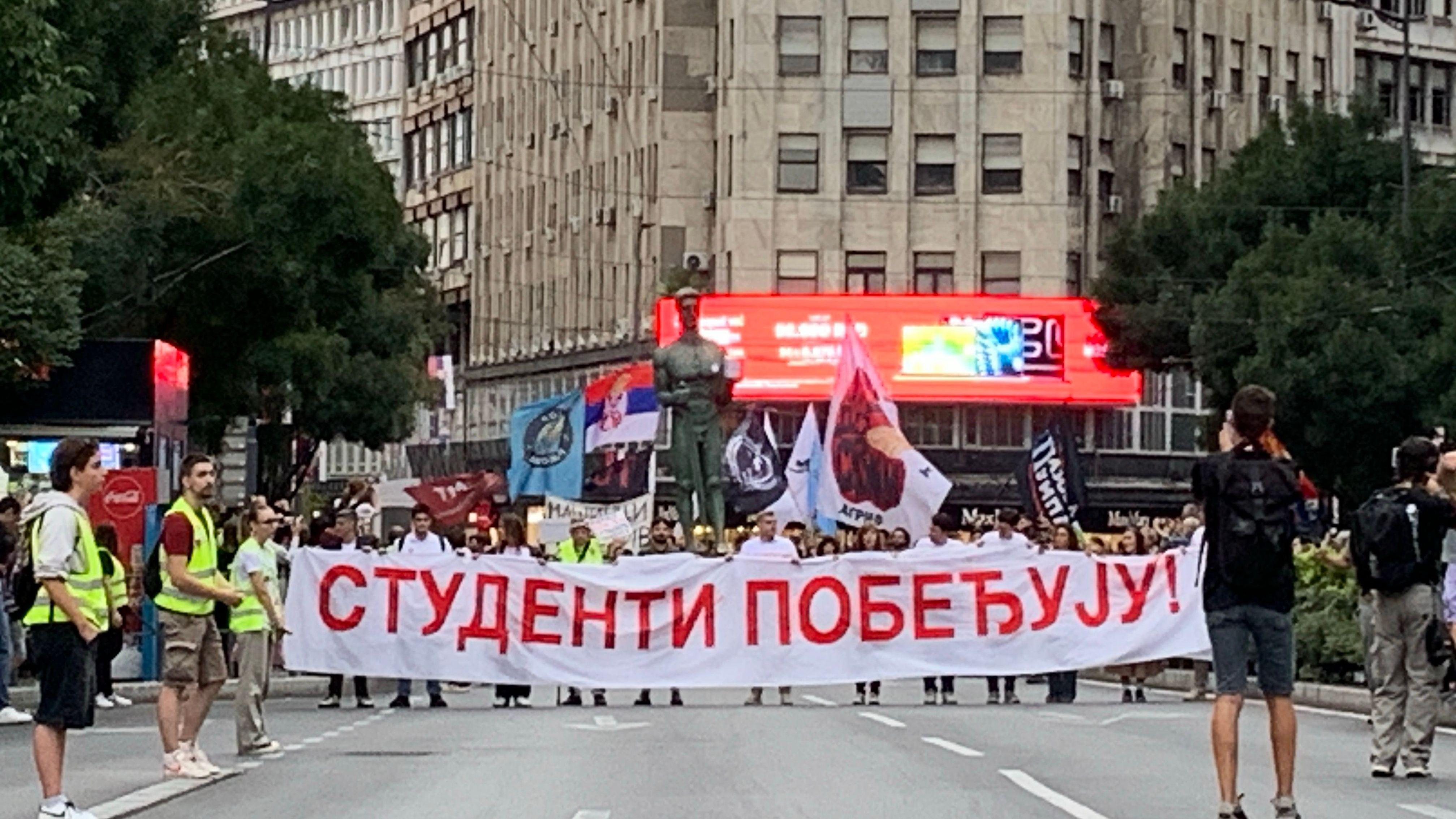 Kolona Studentske liste u centru Beograda