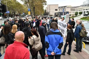 Tenzije u Knez Mijahlovoj ulici 1