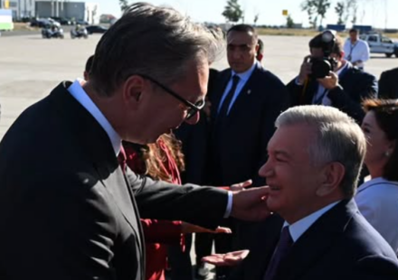 Vučić dočekao predsednika Uzbekistana Šavkata Mirzijojeva 1