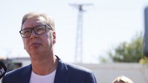 Vučić objavio snimak kako sam vozi kola i pevuši uz Tomu Zdravkovića (VIDEO) 1