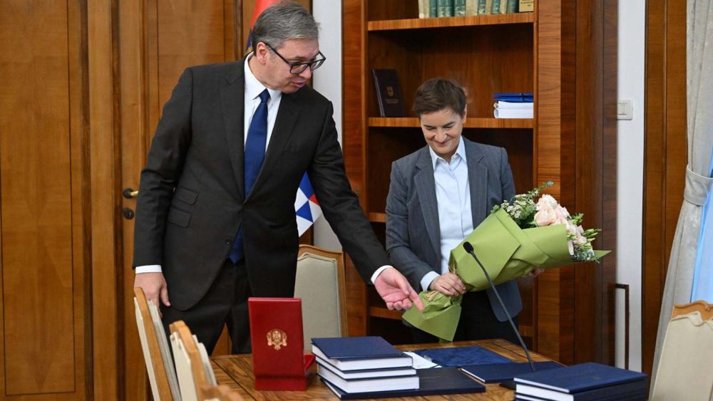 Zašto je Vučić baš sada odlučio da postane "običan čovek"? 2