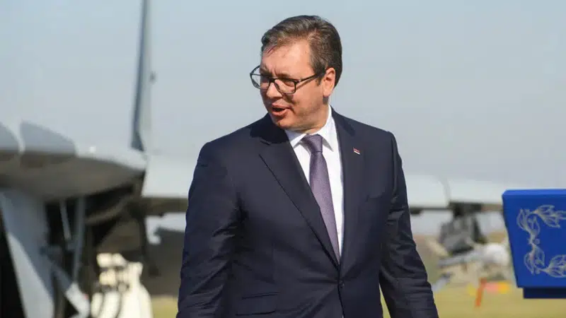 Zašto je Vučić baš sada odlučio da postane "običan čovek"? 1