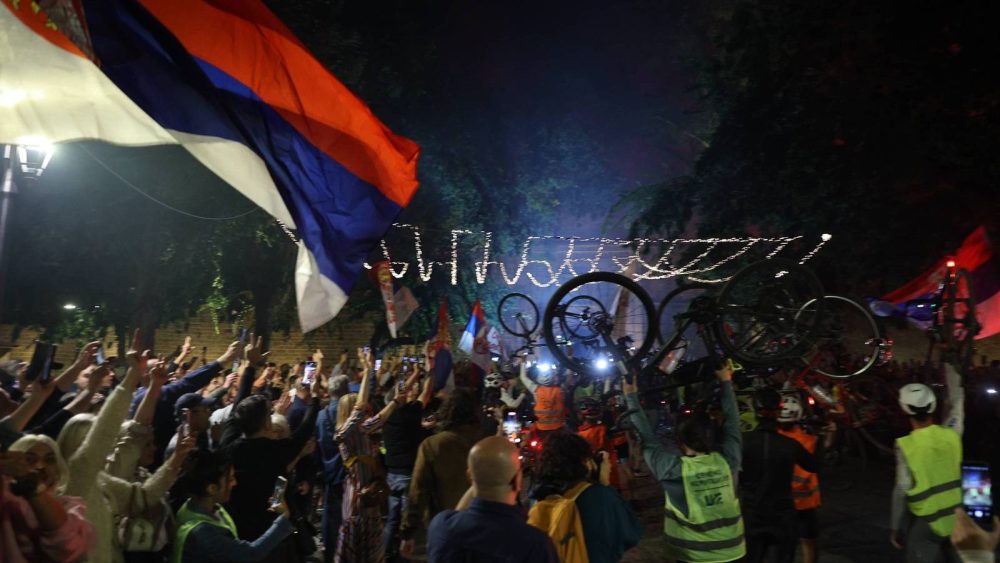 Zašto su niški studenti promenili lokaciju za doček biciklista i kakve veze sa tim ima general Vladimir Lazarević? 2