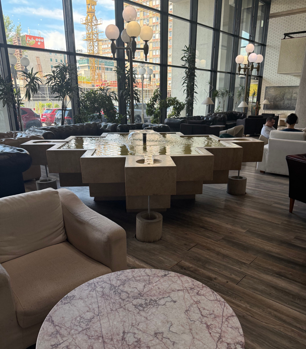 Kako je izgledao hotel budućnosti u Jugoslaviji: Priča o sarajevskom Holiday Innu 3 Kako je izgledao hotel budućnosti u Jugoslaviji: Priča o sarajevskom Holiday Innu 2