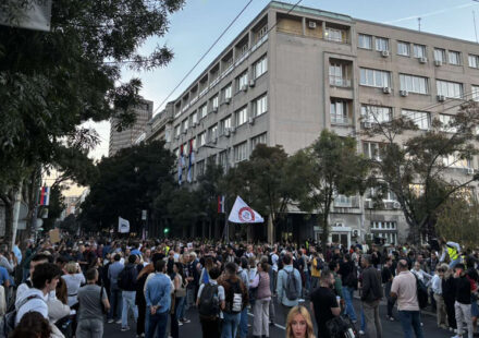 "Neće moći ove noći": Studenti podnose prigovor RIK-u na odluke u vezi sa glasanjem u inostranstvu 1