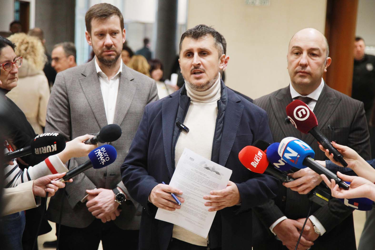 Šta će biti sa Šapićem: SNS čeka da sve prođe, opozicija insistira na raspravi o razrešenju 3
