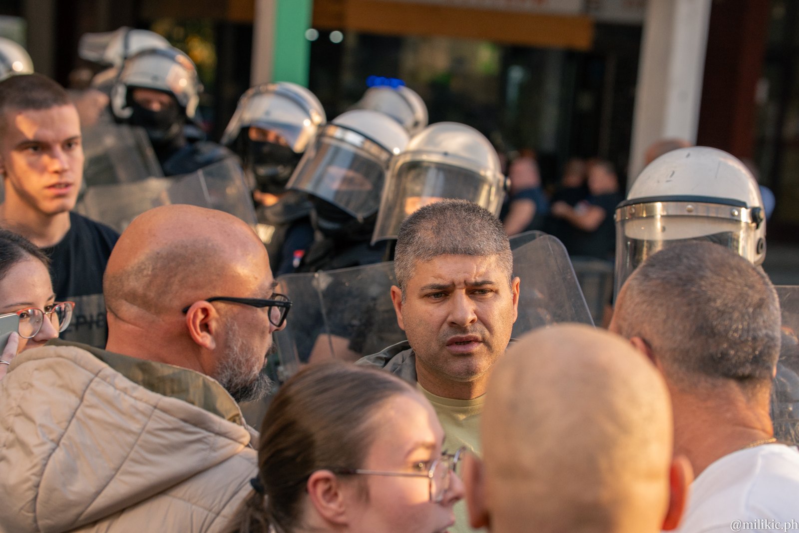 Opsadno stanje: Kako je izgledao prvi Vučićev dolazak u Valjevo nakon policijske brutalnosti? 3 Opsadno stanje: Kako je izgledao prvi Vučićev dolazak u Valjevo nakon policijske brutalnosti? 3