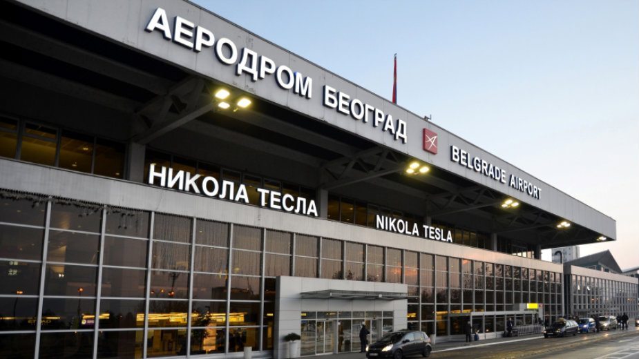 Er Srbija apeluje na putnike da krenu ranije zbog ogromnih gužvi na prilasku aerodromu 1