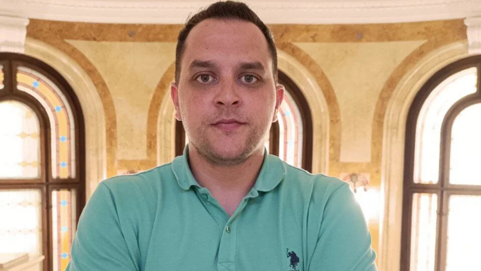 dačić "Kad god Dačić pomene zastavu Srbije, proverite gde vam je novčanik": O izjavi predsednika SPS da će se srpska zastava kad tad vijoriti iznad Prizrena 3