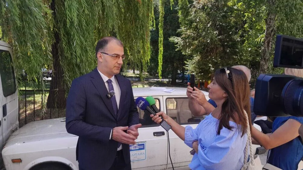 Mladen Đurić Nedodirljivi: Zašto nepropisno postavljene predizborne štandove SNS u Nišu niko ne može da ukloni? 3