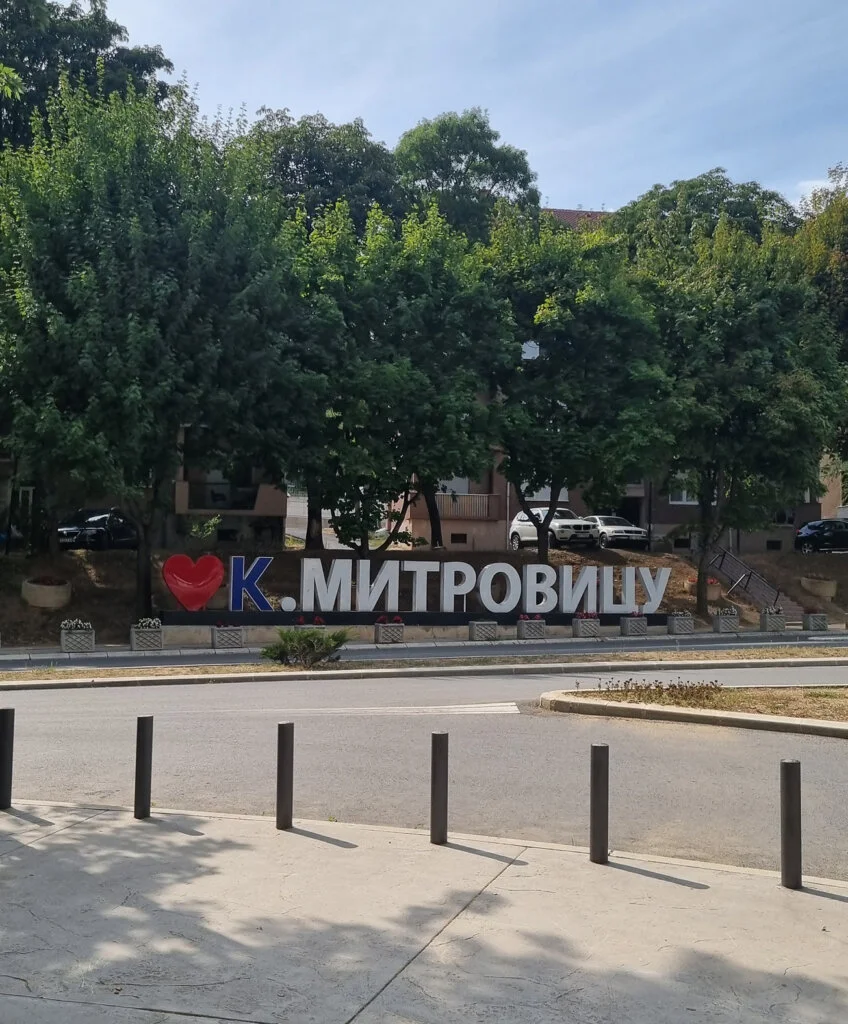 Tri stranke sa Kosova podržavaju tri izborne liste: Ko je čiji favorit i zašto? 4 Tri stranke sa Kosova podržavaju tri izborne liste: Ko je čiji favorit i zašto? 3