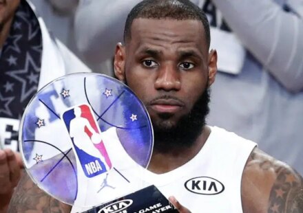 "Srpski Novicki" i Kusturica će na koledžu imati veću godišnju platu nego Lebron Džejms u NBA 1