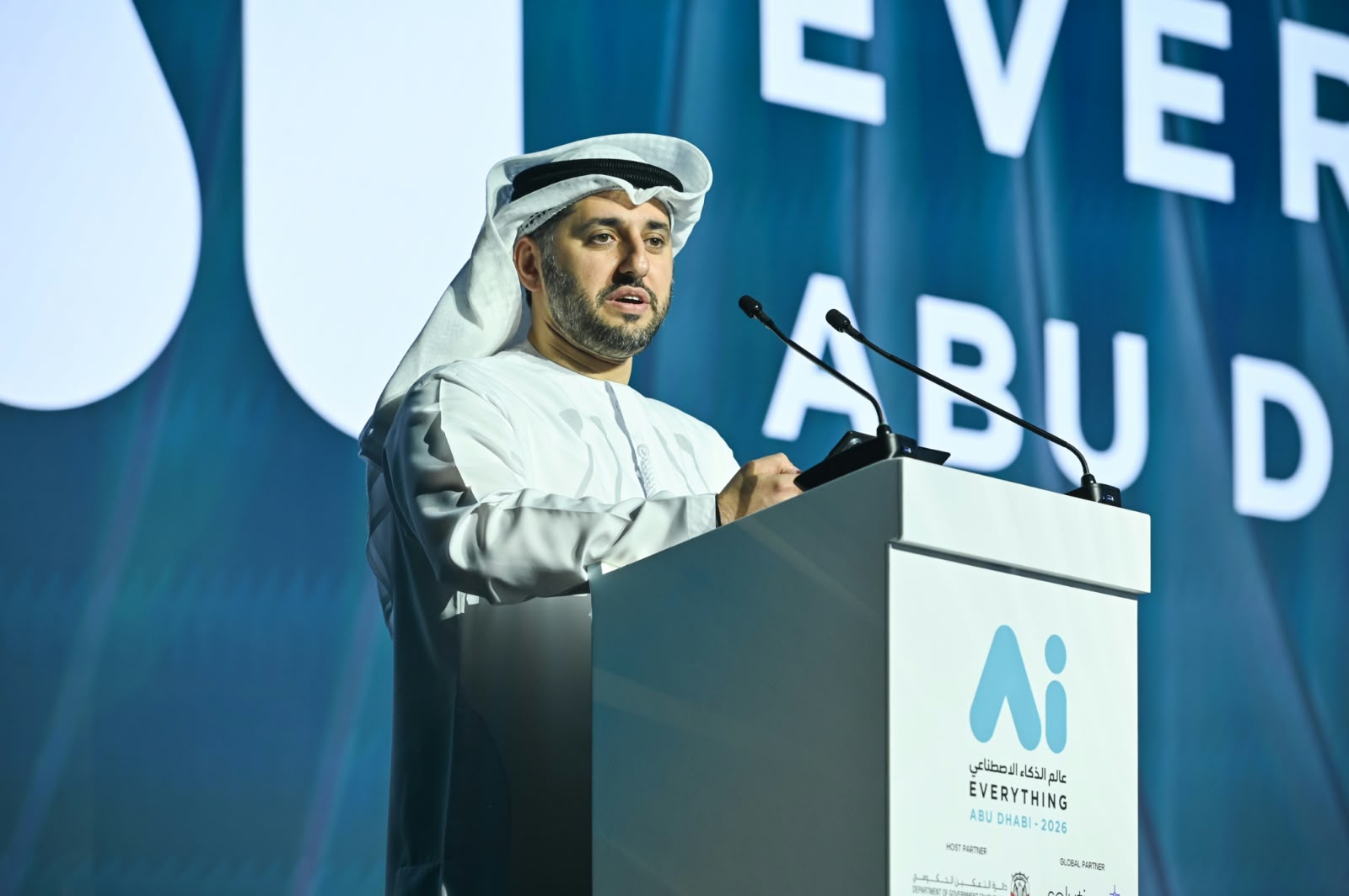 Abu Dabi do 2027. postaje prva AI vlada na svetu: „Nove generacije nikada neće upoznati čekanje u redu i rečenicu - fali vam jedan papir“ 2 Abu Dabi do 2027. postaje prva AI vlada na svetu: „Nove generacije nikada neće upoznati čekanje u redu i rečenicu - fali vam jedan papir“ 2