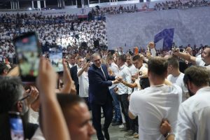 Arhiv javnih skupova objavio koliko je ljudi bilo na predizbornom mitingu liste "Ujedinjena Srbija" 1