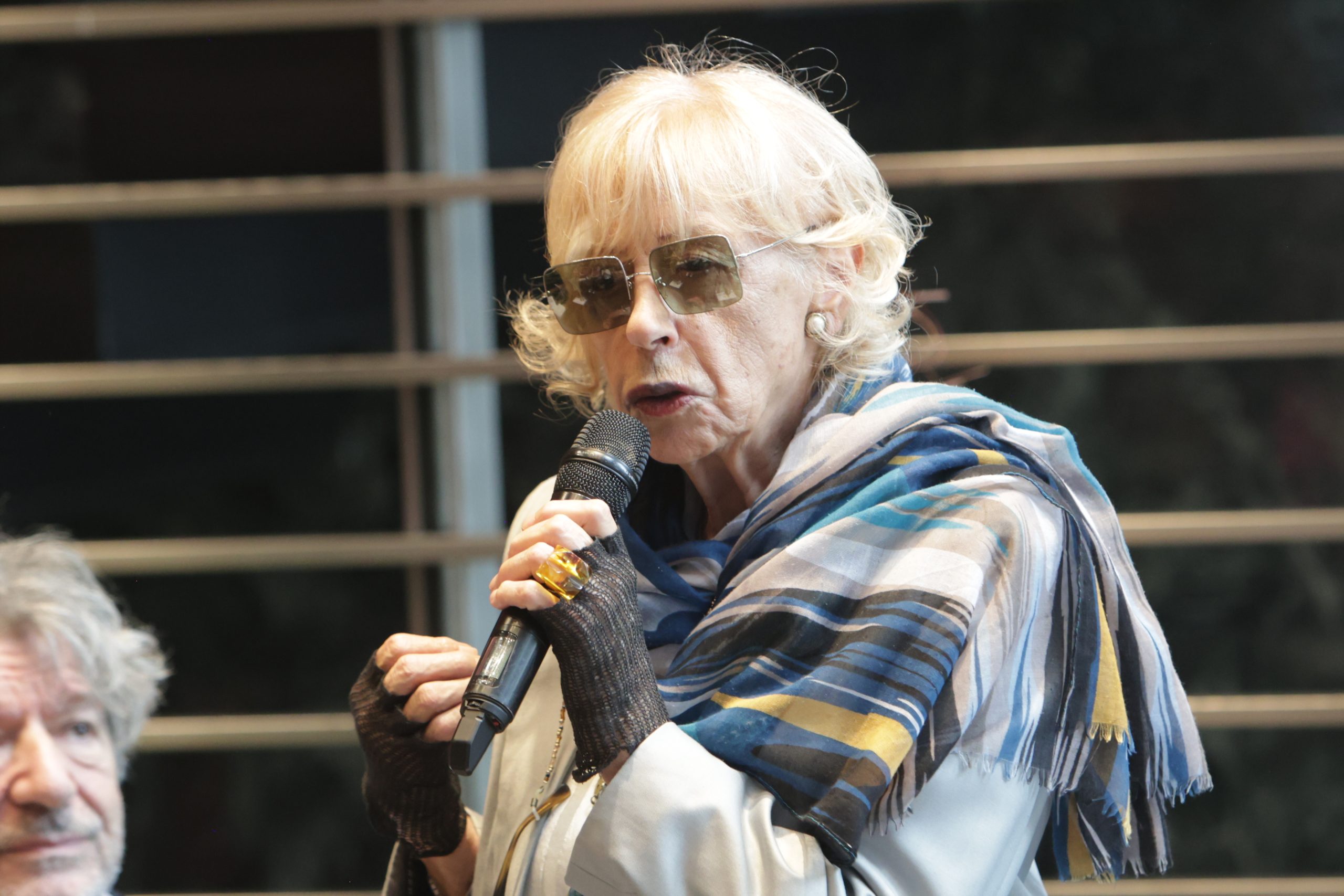 Branka Petriić Branka Petrić je naše blago: Predstavljena monografija „Sidro i pesak“ 2
