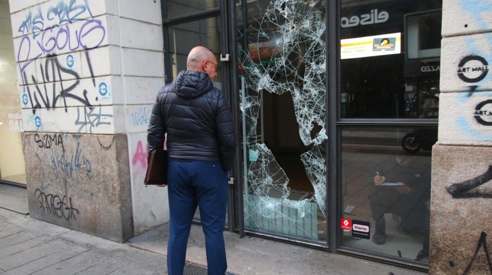 Policija u Italiji privela 270 demonstranata, osumnjičenih za pljačkanje radnji 6