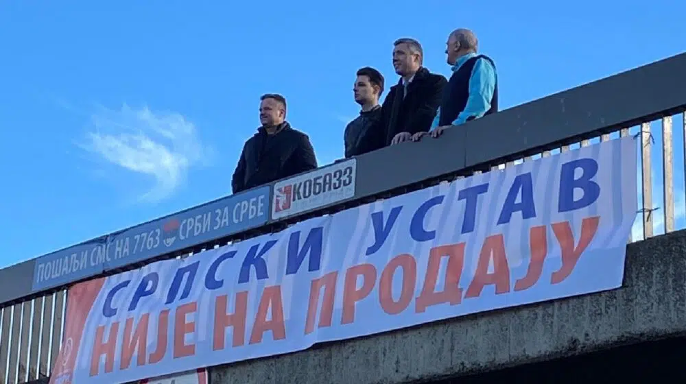 Dveri: Vučić pokušava da posvađa studente iz Srbije i Republike Srpske 7