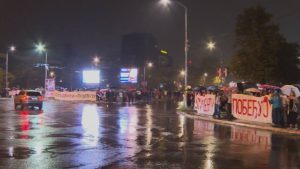 Dva skupa kod Opštine Novi Beograd, došlo do manjeg incidenta 1