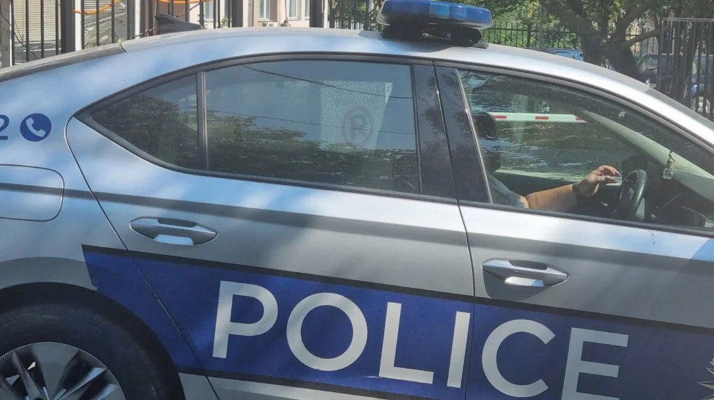Kosovska policija upala u Tehničku školu i prekinula miting za izbore u Srbiji 15