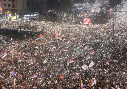 Desetine hiljada ljudi na protestu u Beogradu 15. marta 2025.