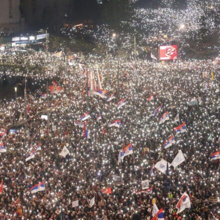 Desetine hiljada ljudi na protestu u Beogradu 15. marta 2025.