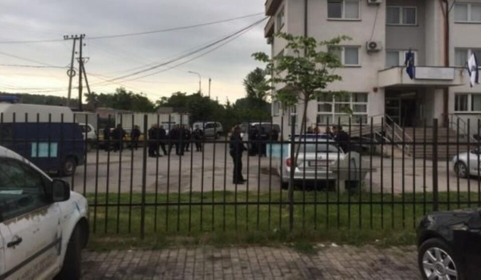 Kosovo: Grupa Srba ostaje u pritvoru 1