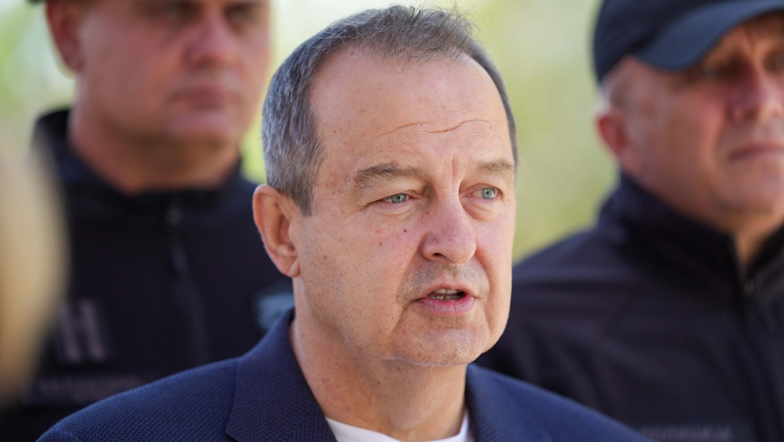 Milić se vratio na mesto pomoćnika direktora policije: Sagovornici Danasa osporavaju Dačićevo obrazloženje 2 Milić se vratio na mesto pomoćnika direktora policije: Sagovornici Danasa osporavaju Dačićevo obrazloženje 1