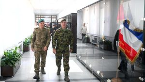 Mojsilović sa odlazećim komandantom KFOR-a: Bezbednosna situacija na Kosovu osetljiva 1