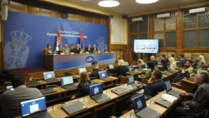 N1: Trinaest članova RIK-a i zamenika napustilo večerašnju sednicu 1