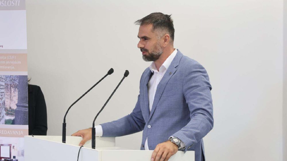 Gradonačelnik Žarko Mićin: Lično smatram da je laž da su novcem toplane plaćani aktivisti SNS 9