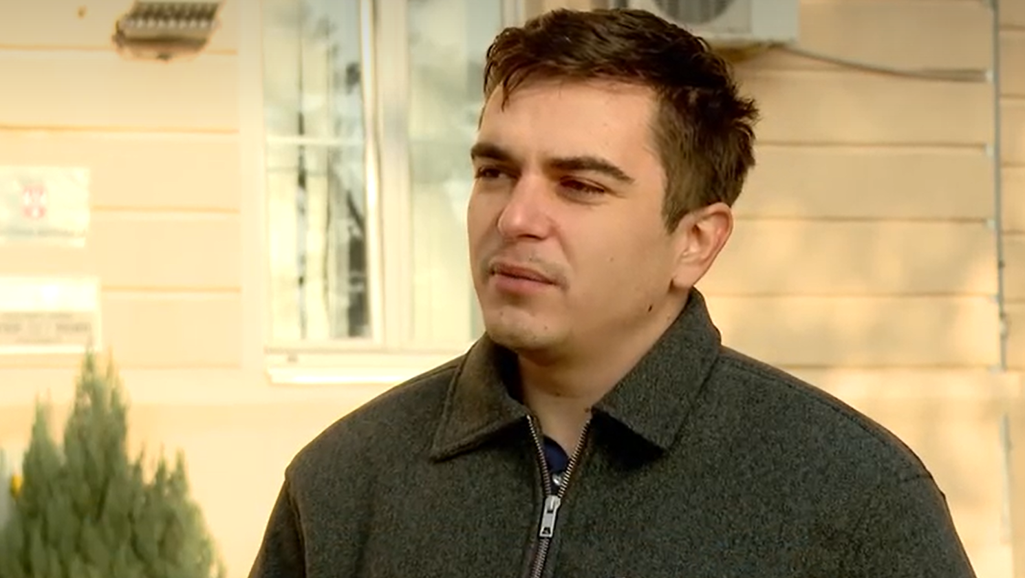 Opsadno stanje: Kako je izgledao prvi Vučićev dolazak u Valjevo nakon policijske brutalnosti? 4 Opsadno stanje: Kako je izgledao prvi Vučićev dolazak u Valjevo nakon policijske brutalnosti? 4