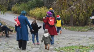 Počela prijava za pomoć porodicama sa više dece: Šta je potrebno od dokumentacije i od čega zavisi visina iznosa? 1