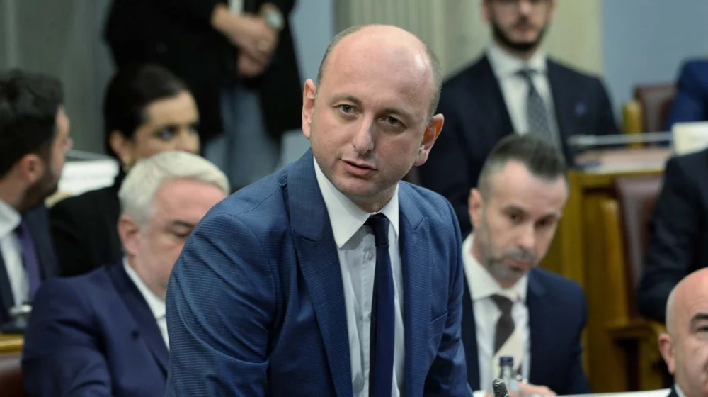 Zbog nedavnih izjava kojima veliča Ratka Mladića - Milan Knežević biće saslušan u policiji 5