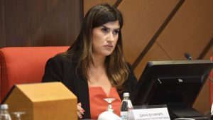 Predsednica novosadske Skupštine Dina Vučinić tvrdi da joj je nepoznati muškarac pretio smrću 1