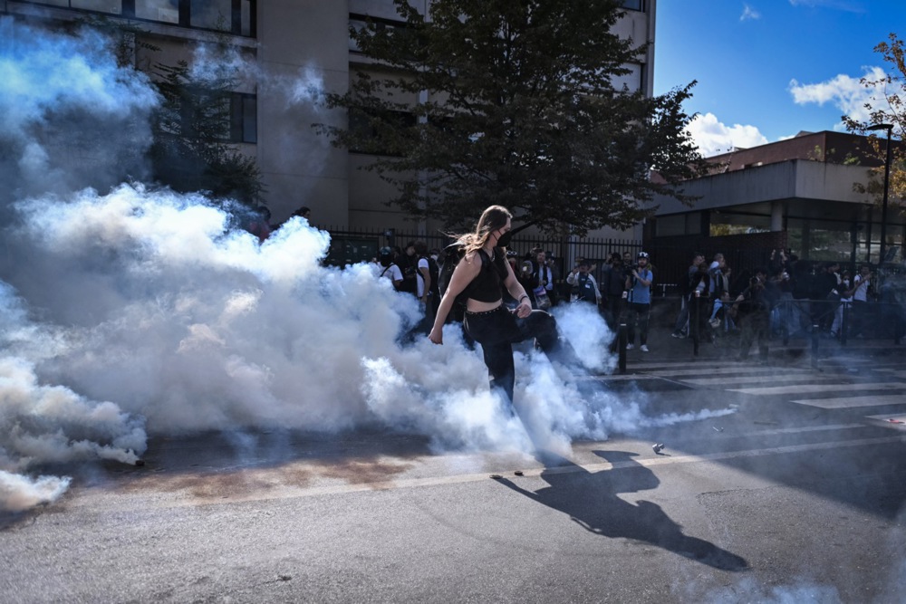 Protesti učenika u Francuskoj sve nasilniji: Zatvoreno više od 400 škola, vlada optužila radikalnu levicu 2