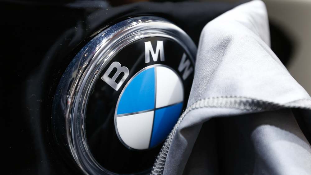 BMW smislio neobično rešenje za problem u Mađarskoj: Nema dovoljno radnika, pa ih svakog ponedeljka dovodi avionima iz Nemačke 9
