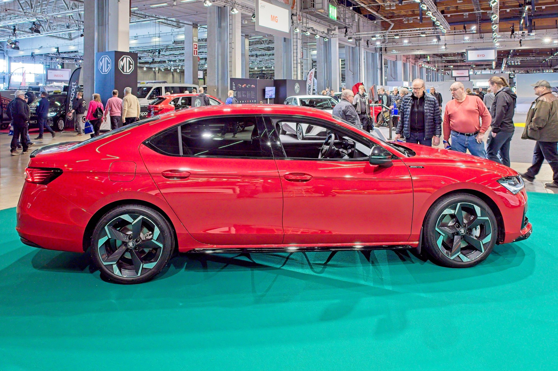 Škoda Superb 2015–2024: Veliki automobil koji nudi ogroman prostor za relativno malo novca 1