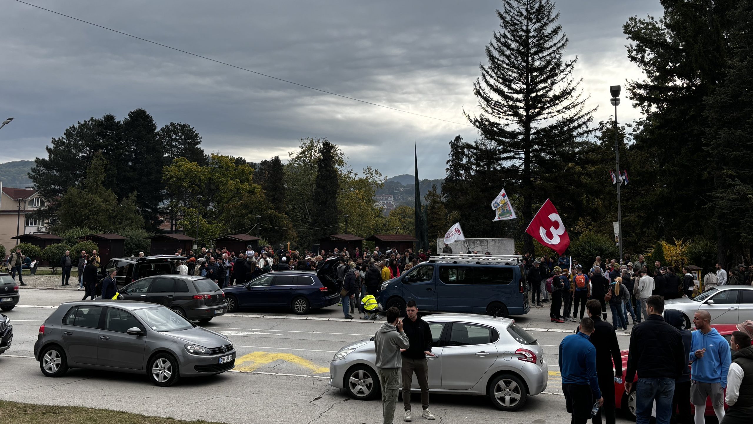 Studenti iz Gornjeg Milanovca krenuli ka Ljigu 2 Studenti iz Gornjeg Milanovca krenuli ka Ljigu 2