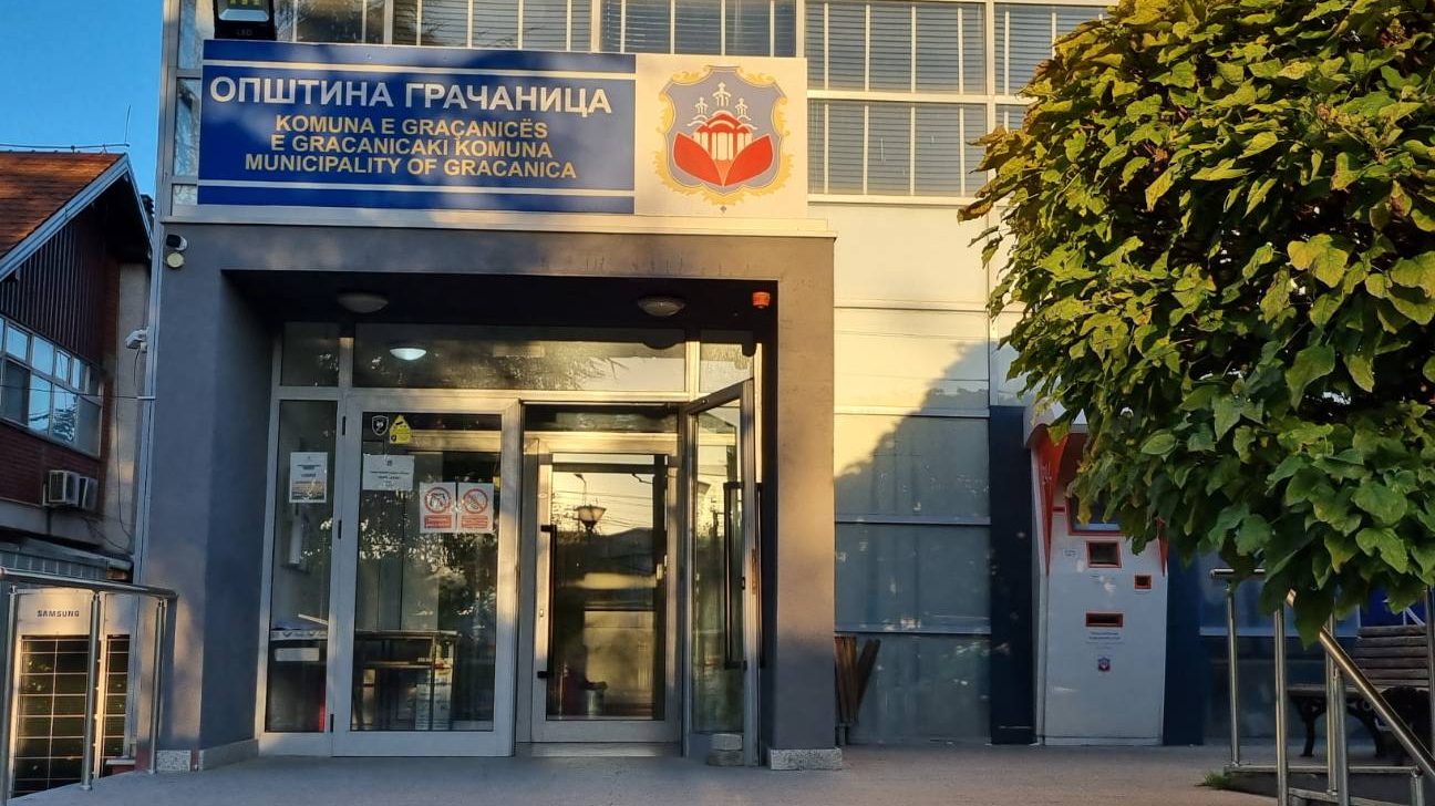 Tri stranke sa Kosova podržavaju tri izborne liste: Ko je čiji favorit i zašto? 2 Tri stranke sa Kosova podržavaju tri izborne liste: Ko je čiji favorit i zašto? 2
