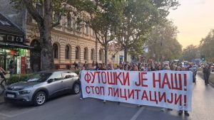 Više stotina građana krenulo na Marš za Futoški park u Novom Sadu 6