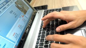 Vreme: Plaćeni narodnim novcem, botuju za SNS 2