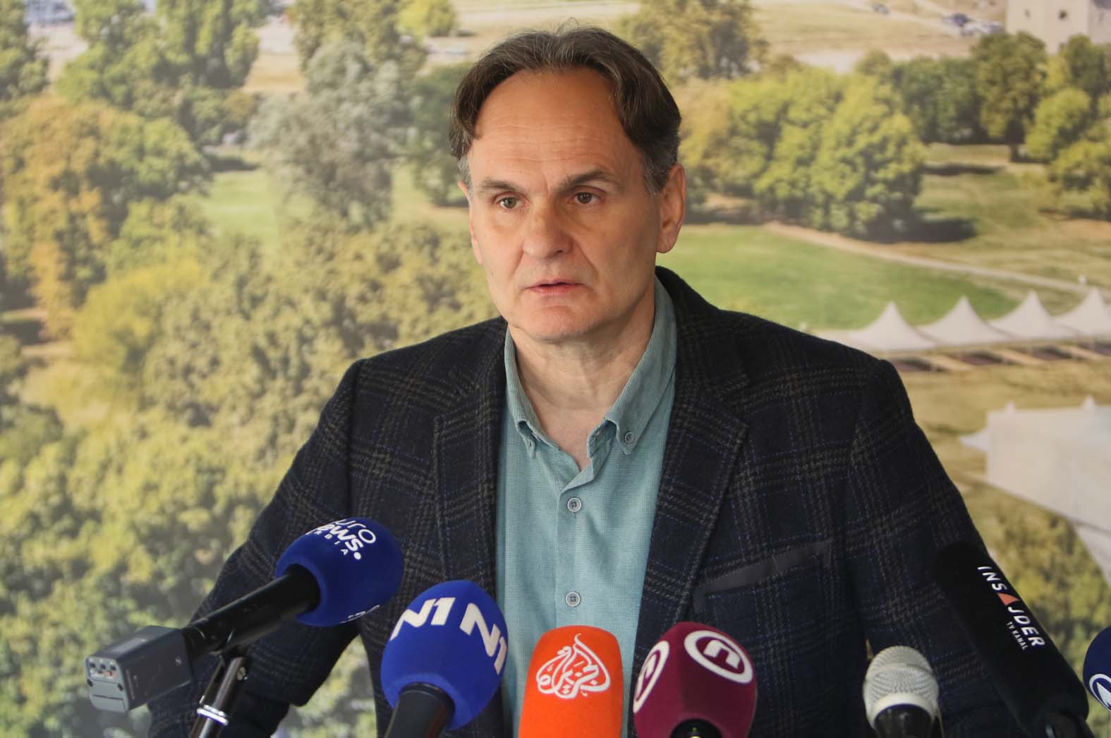 Zašto vlasti Srbije nisu pozvale EP da pošalje zvaničnu posmatračku misiju na izbore 25. oktobra? 2 Zašto vlasti Srbije nisu pozvale EP da pošalje zvaničnu posmatračku misiju na izbore 25. oktobra? 2